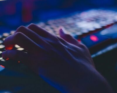 pexels-soumil-kumar-4325-735911